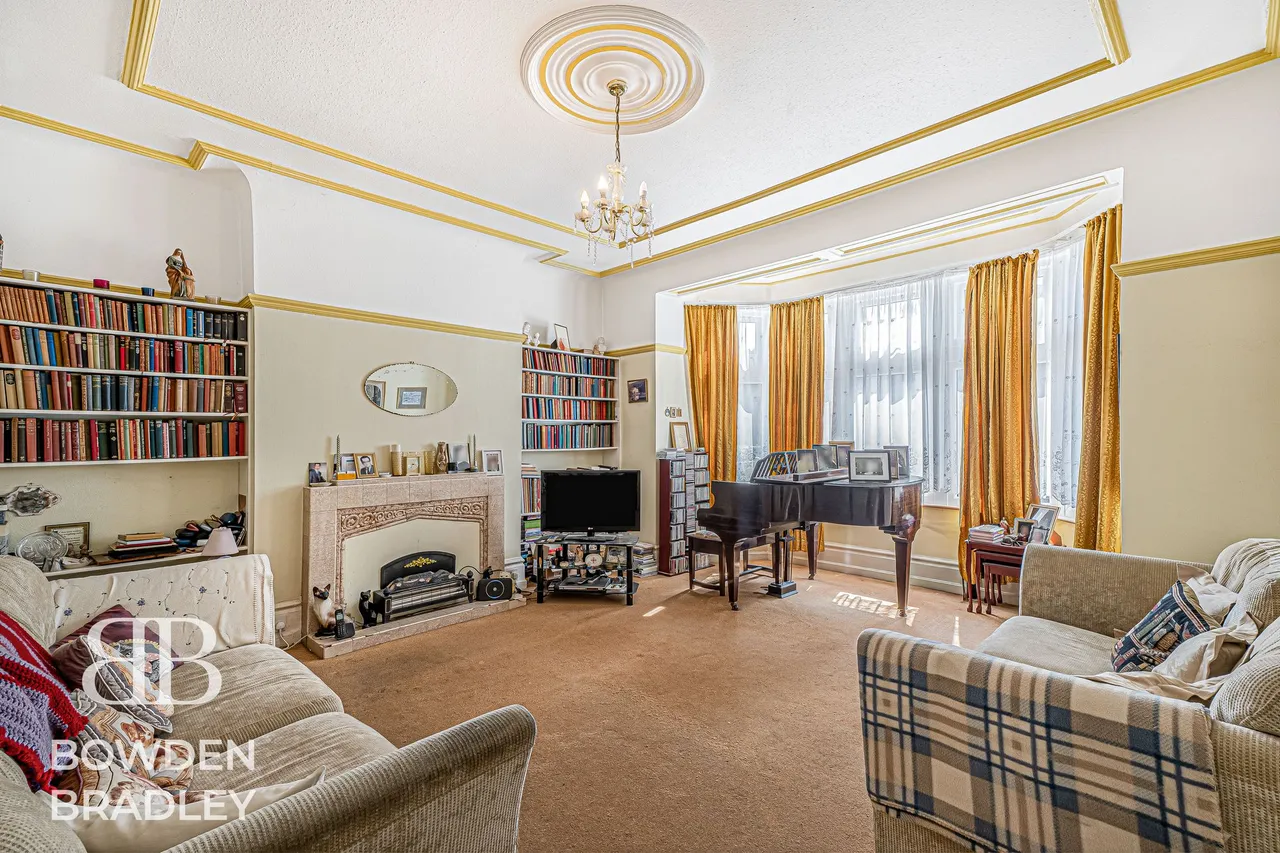 Cranbrook Road, Ilford, IG1, photo 2