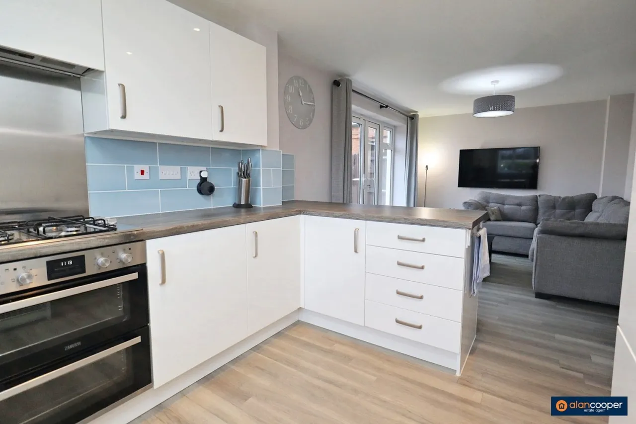 Harvest Way, Weddington, CV10, photo 9