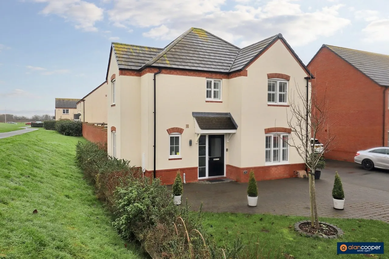 3 bed house for sale, Harvest Way, Weddington, CV10