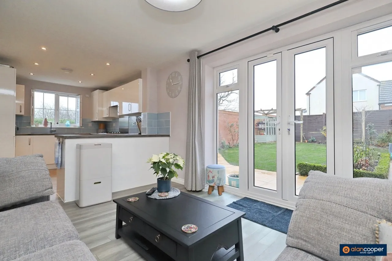 Harvest Way, Weddington, CV10, photo 12