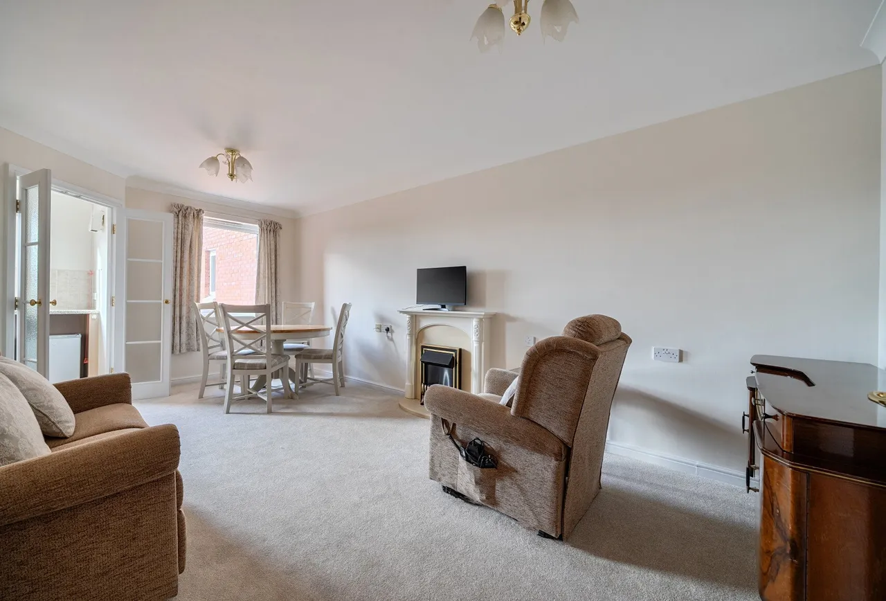 London Road, Gloucester, GL1 3QE, photo 7