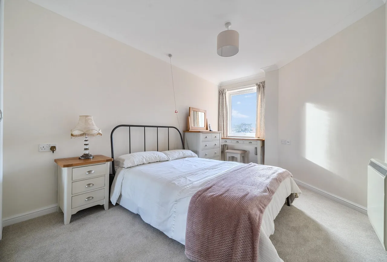 London Road, Gloucester, GL1 3QE, photo 2