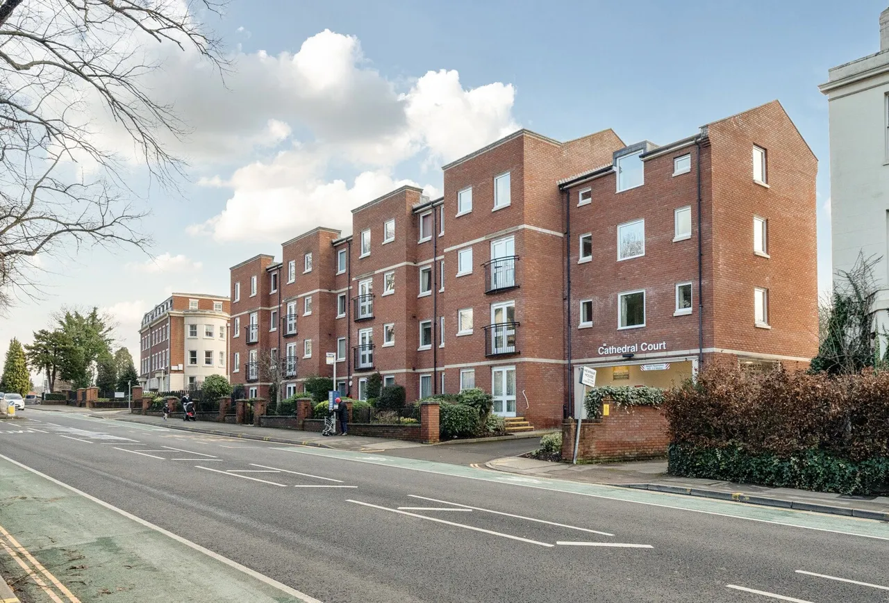 London Road, Gloucester, GL1 3QE, photo 12