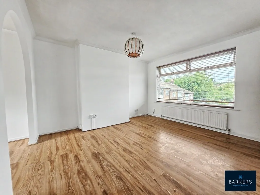 Smithies Moor Crescent, Birstall WF17 8BD, photo 4