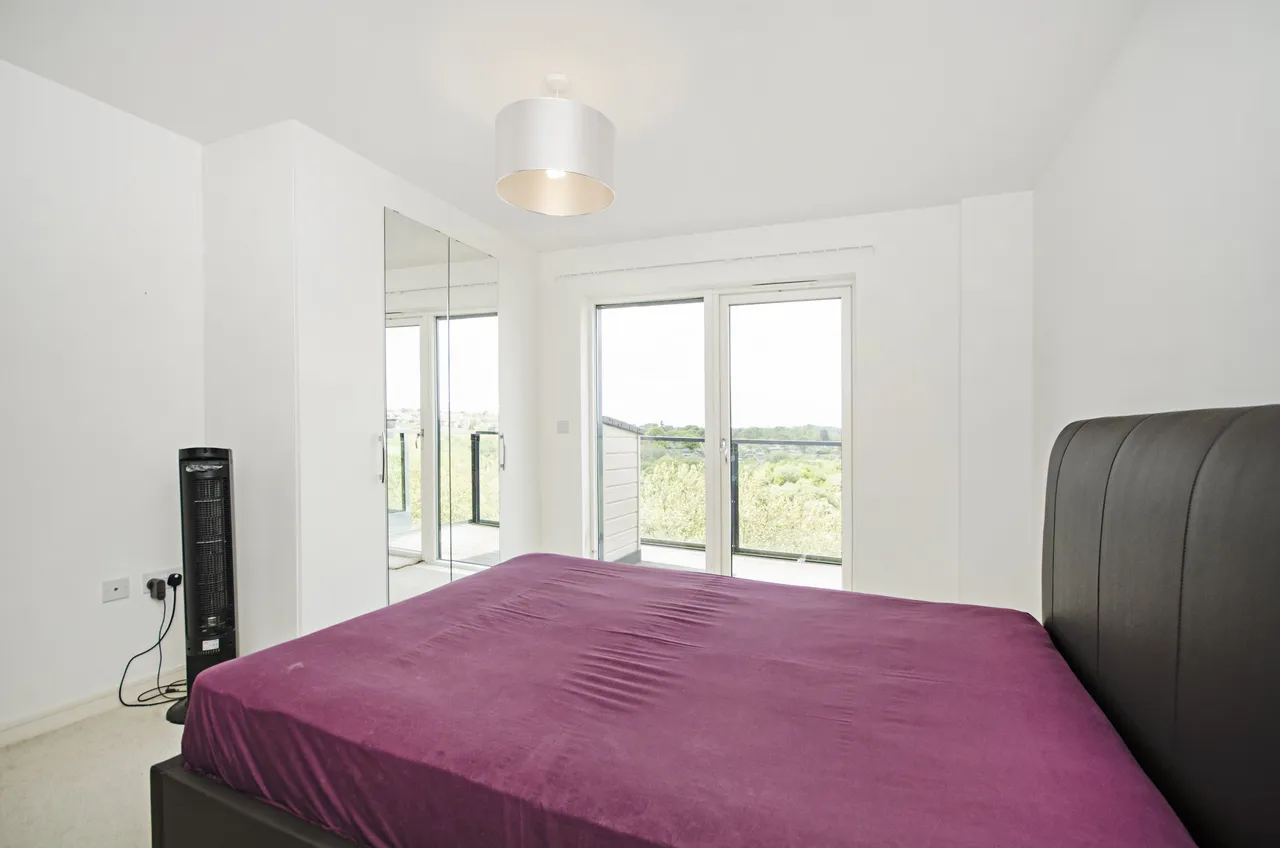 50 Crested Court, 3 Shearwater Drive, London, photo 8