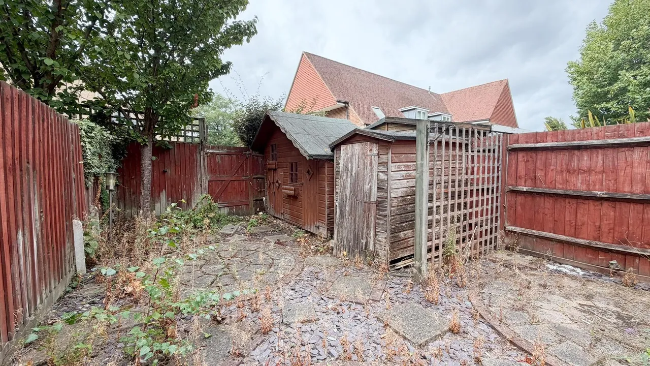 Wingfield Court, Banstead, SM7, photo 21