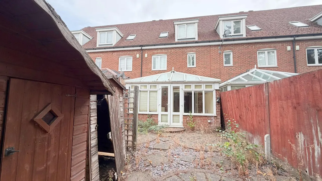 Wingfield Court, Banstead, SM7, photo 22