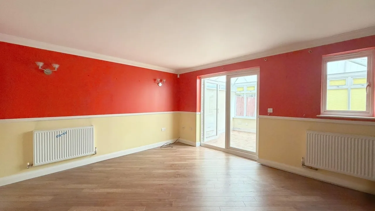 Wingfield Court, Banstead, SM7, photo 3
