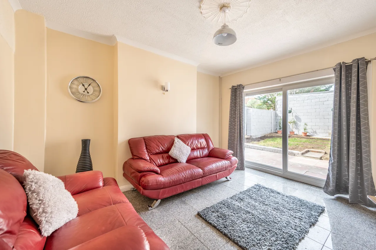 4 bed house to rent — 23 St Andrews Road, London