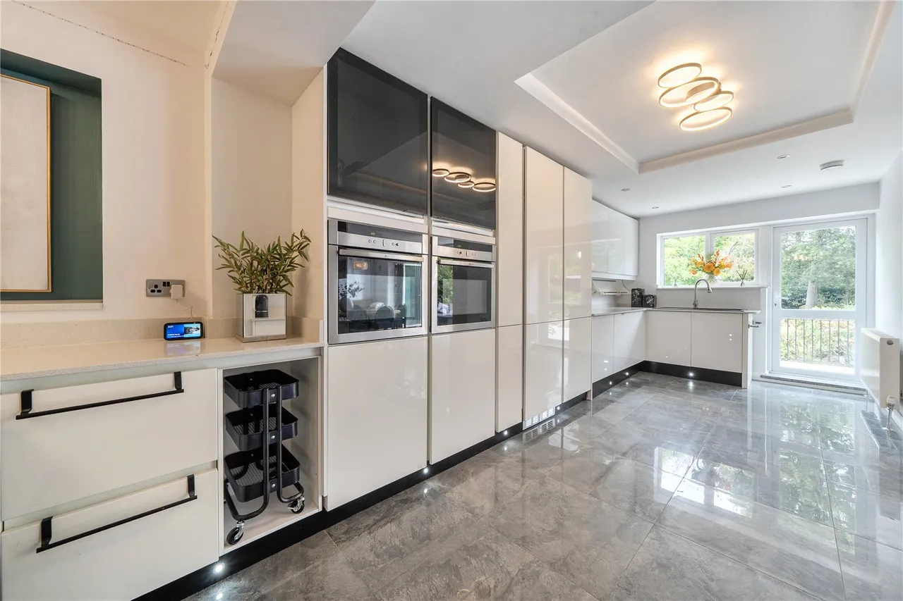 Upland Drive, Brookmans Park, Hatfield, Hertfordshire, AL9 6PS, photo 11