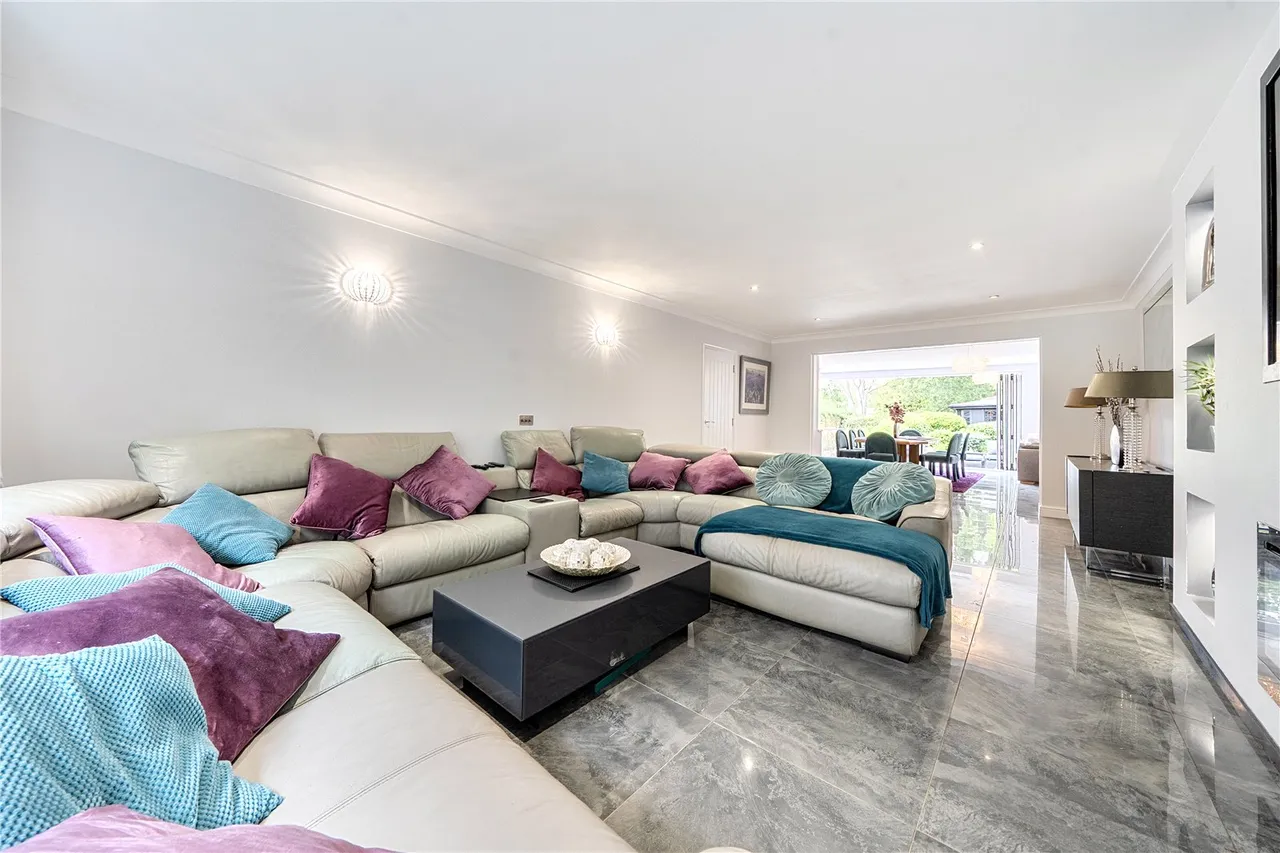 Upland Drive, Brookmans Park, Hatfield, Hertfordshire, AL9 6PS, photo 6