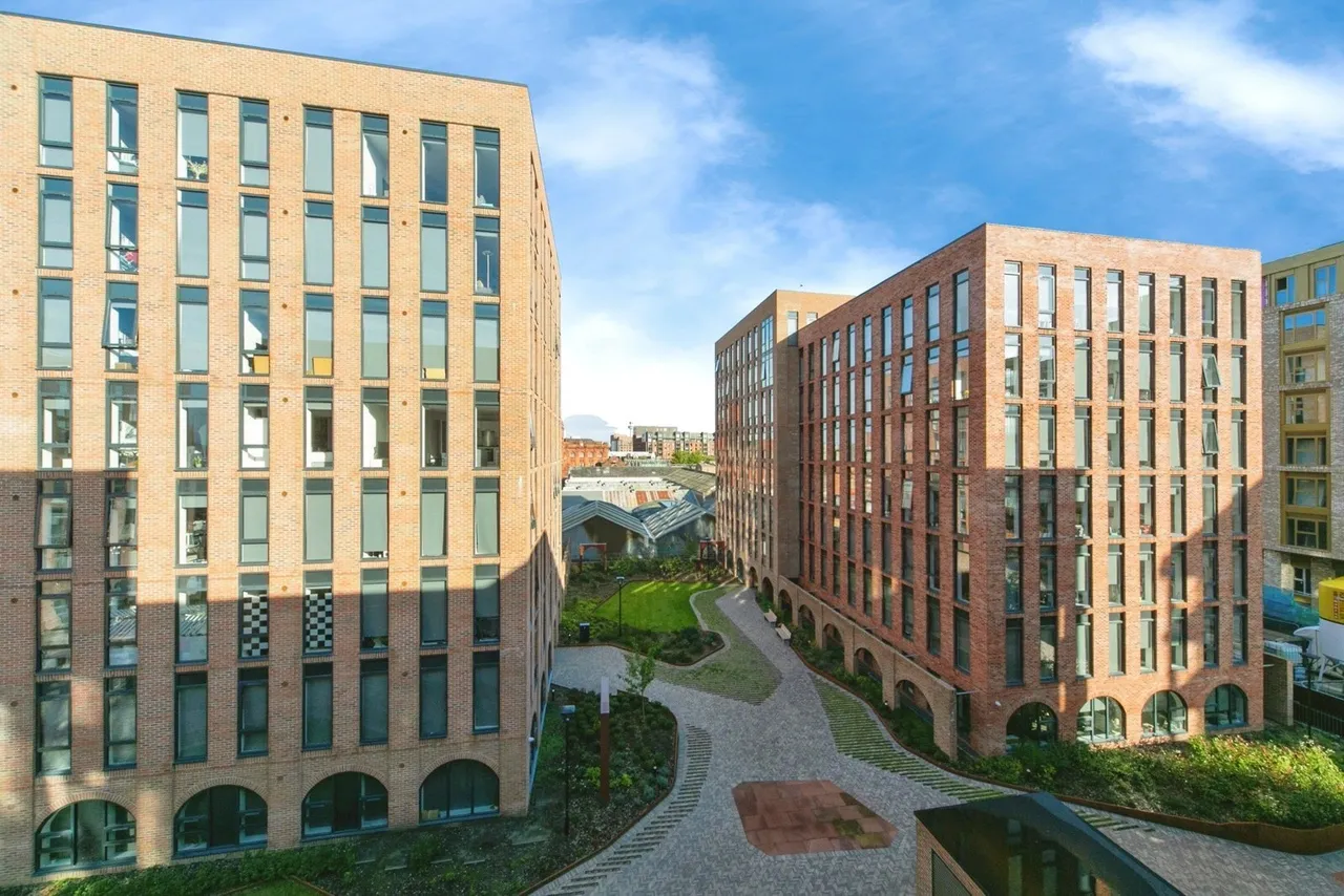 2 bed flat for sale, Neptune Place, Liverpool, L8