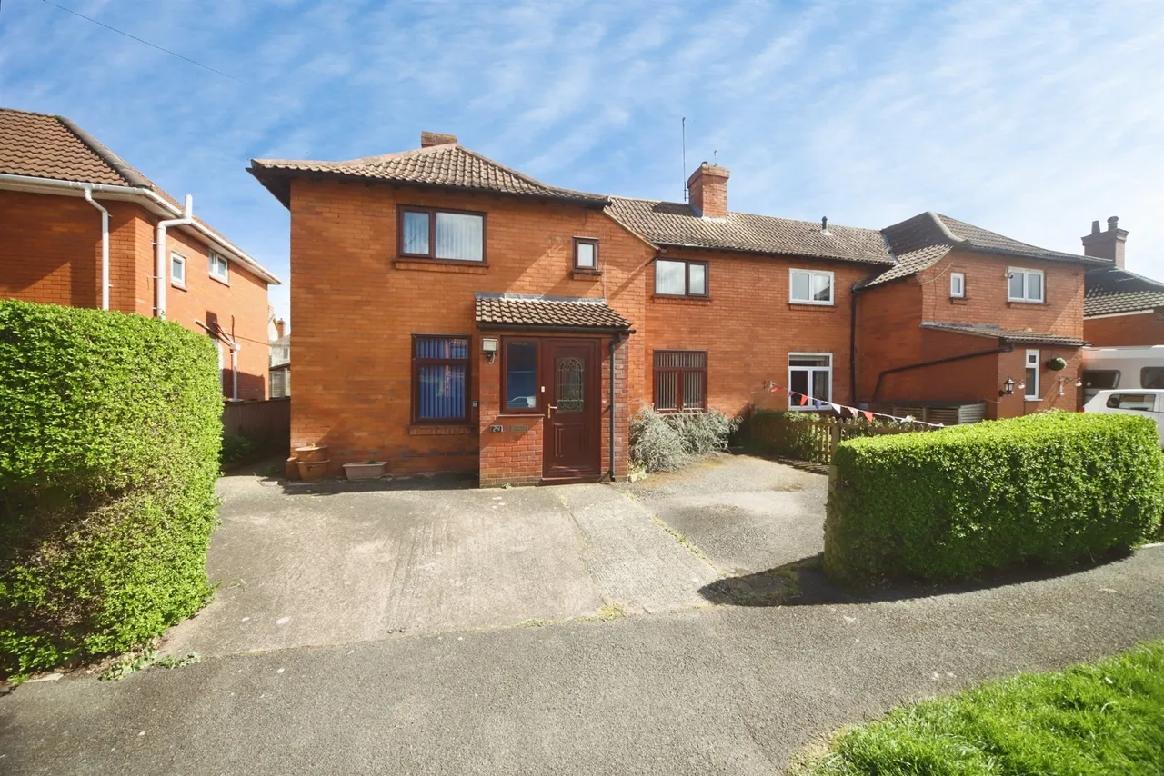 3 bed house for sale — Addison Grove, Taunton