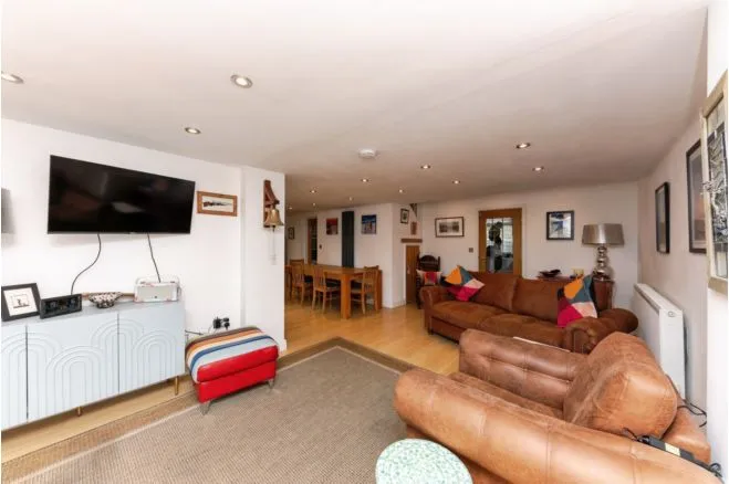Vicarage Road, Wrawby, DN20, photo 11