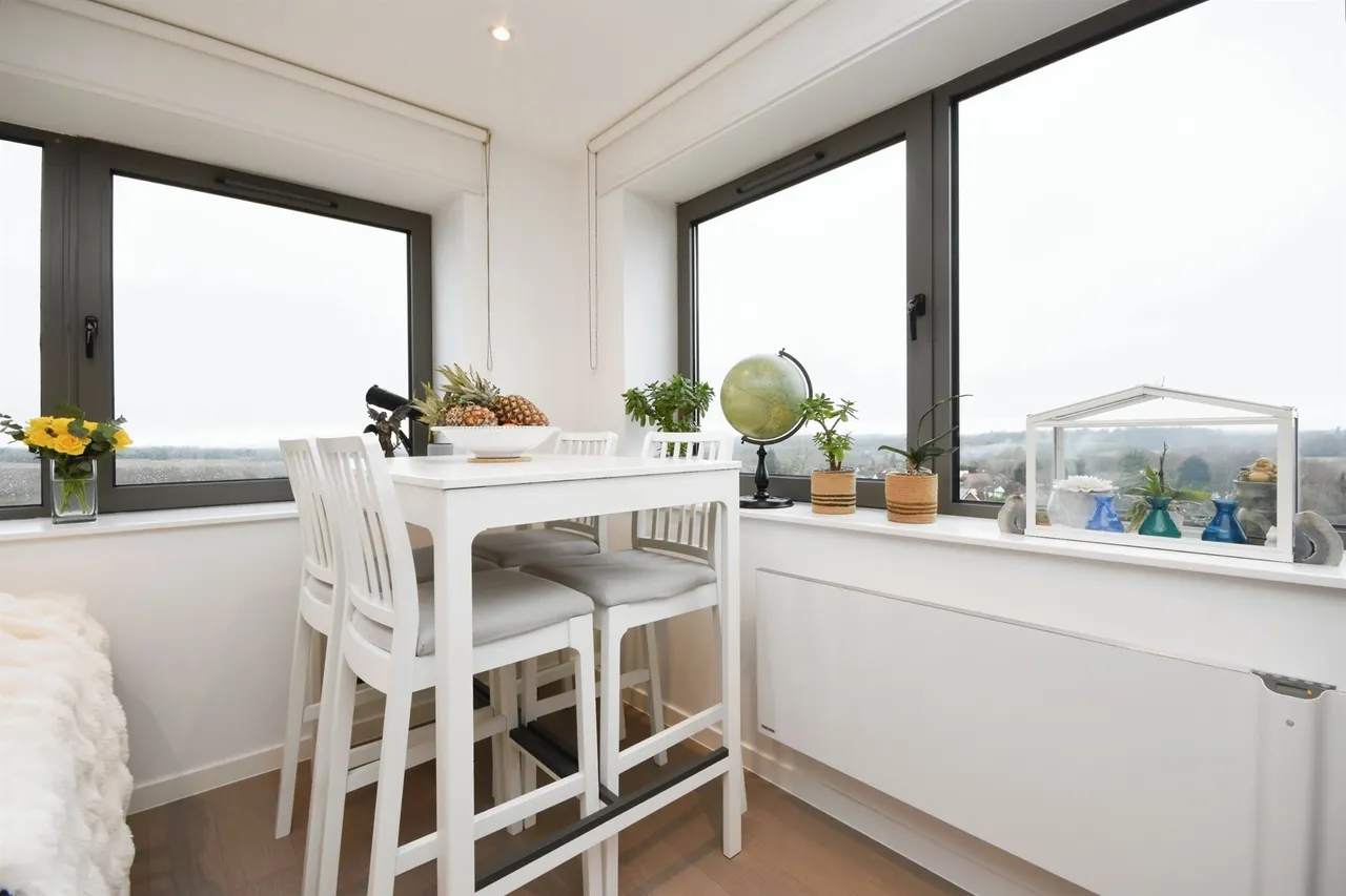 Hubert Road, Brentwood, photo 8