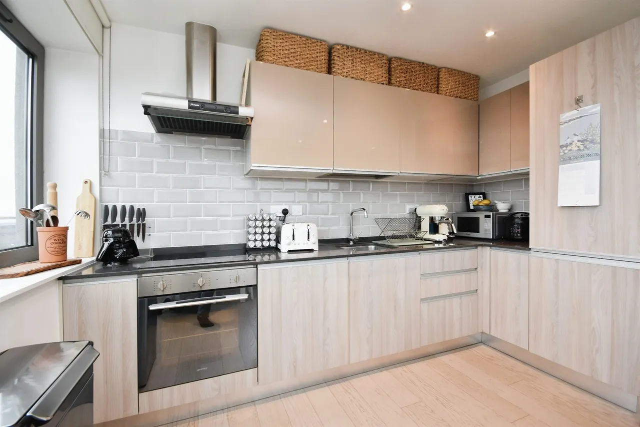 Hubert Road, Brentwood, photo 5