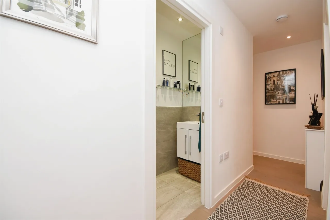 Hubert Road, Brentwood, photo 10
