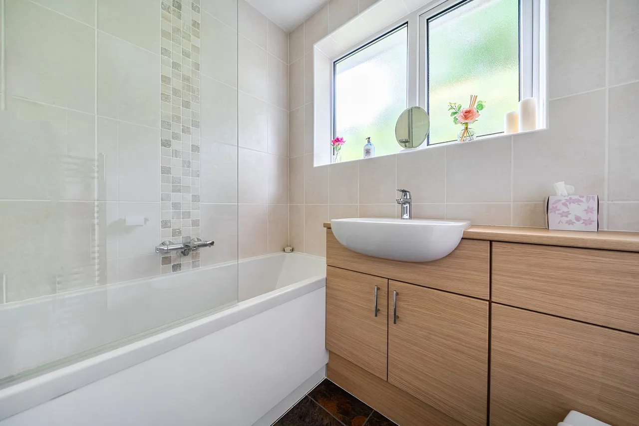 Appletree Cottage West Street, Odiham, RG29, photo 11