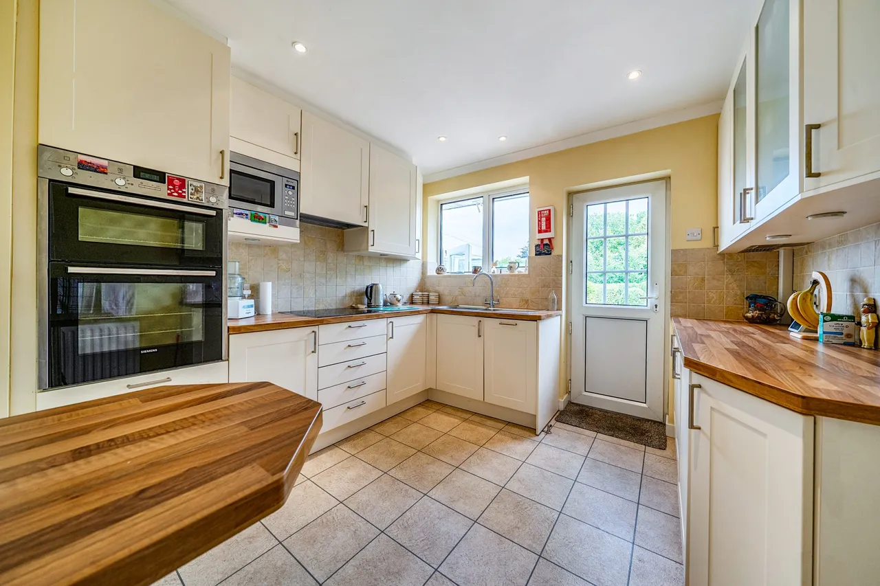 Appletree Cottage West Street, Odiham, RG29, photo 2
