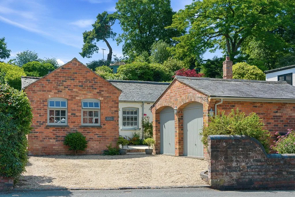 3 bed house for sale — Hurcott Village, Kidderminster, Worcestershire, DY10 3PG