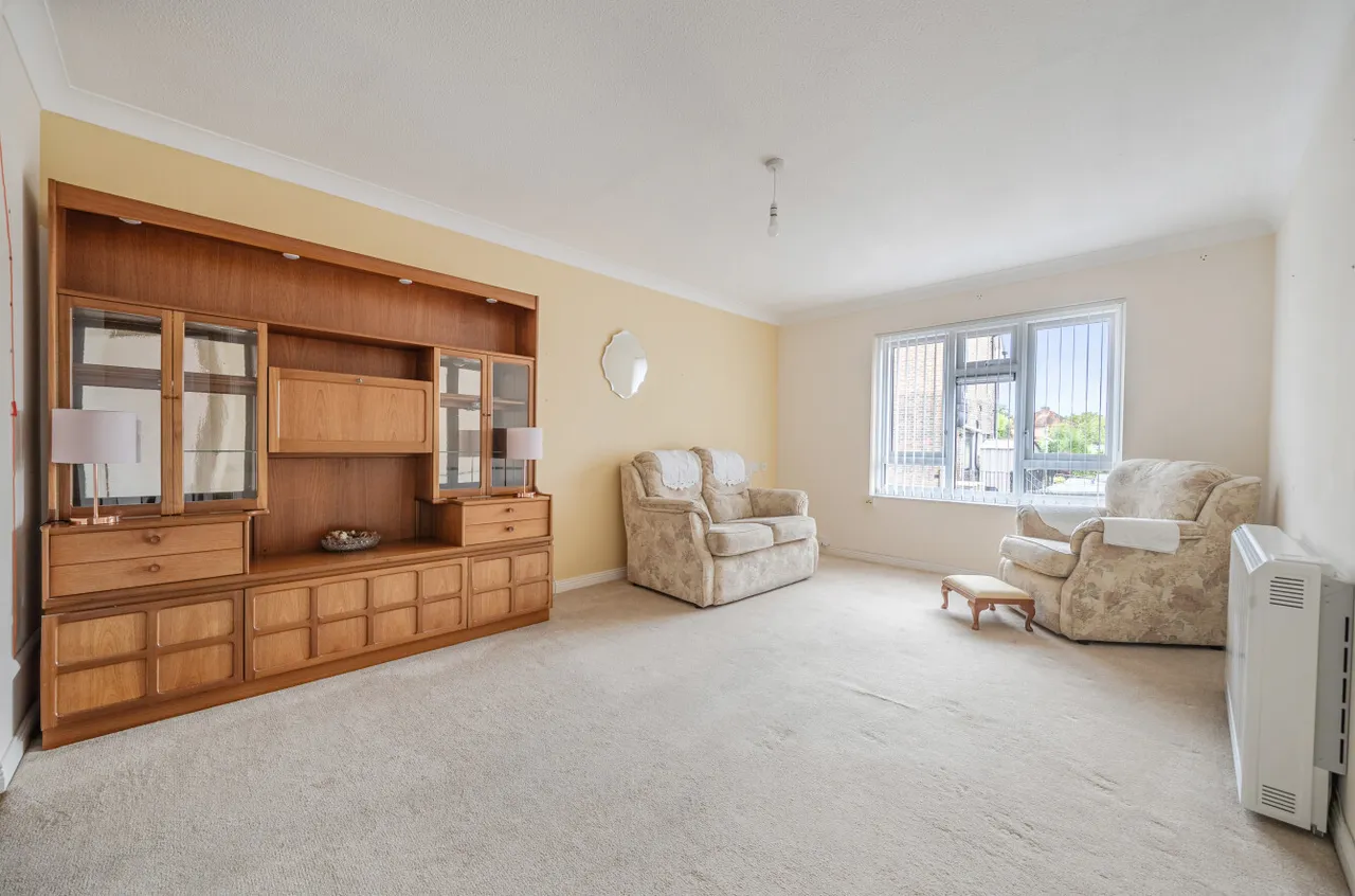 Worplesdon Road, Guildford, GU2, photo 2