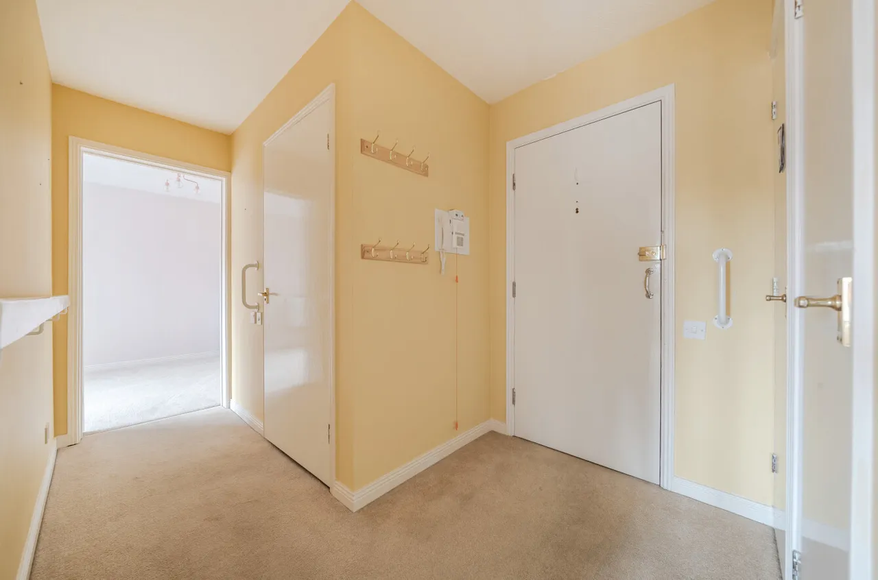 Worplesdon Road, Guildford, GU2, photo 10