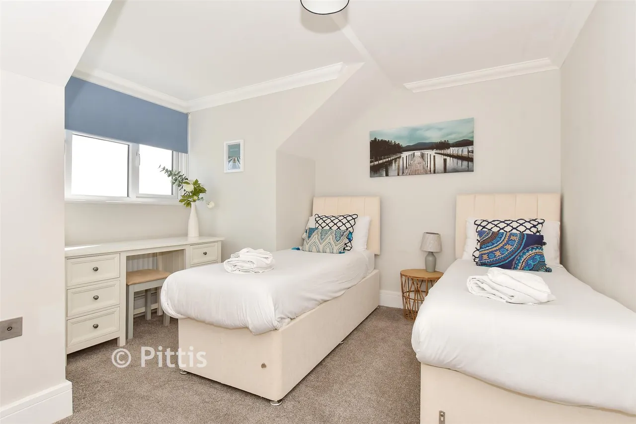 Main Road, Rookley, PO38, photo 7