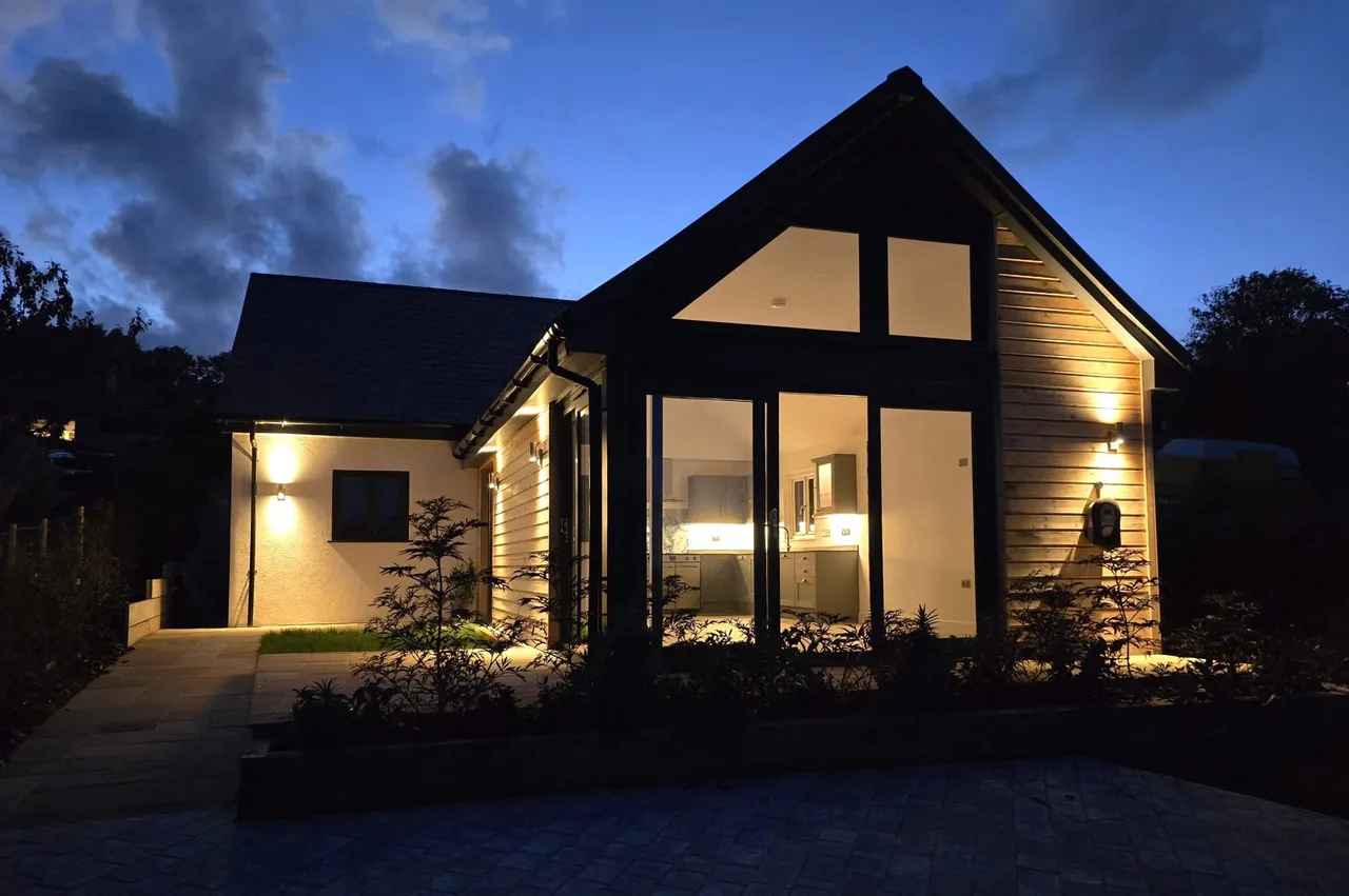 2 bed house for sale, Five Acres, Charmouth