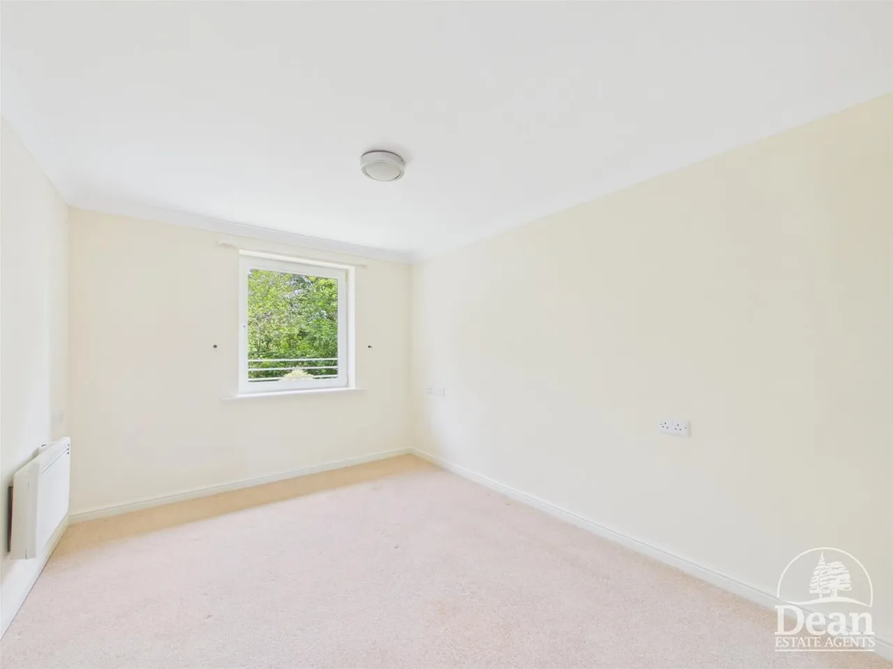 Kings Meadow Court, Lydney, photo 6