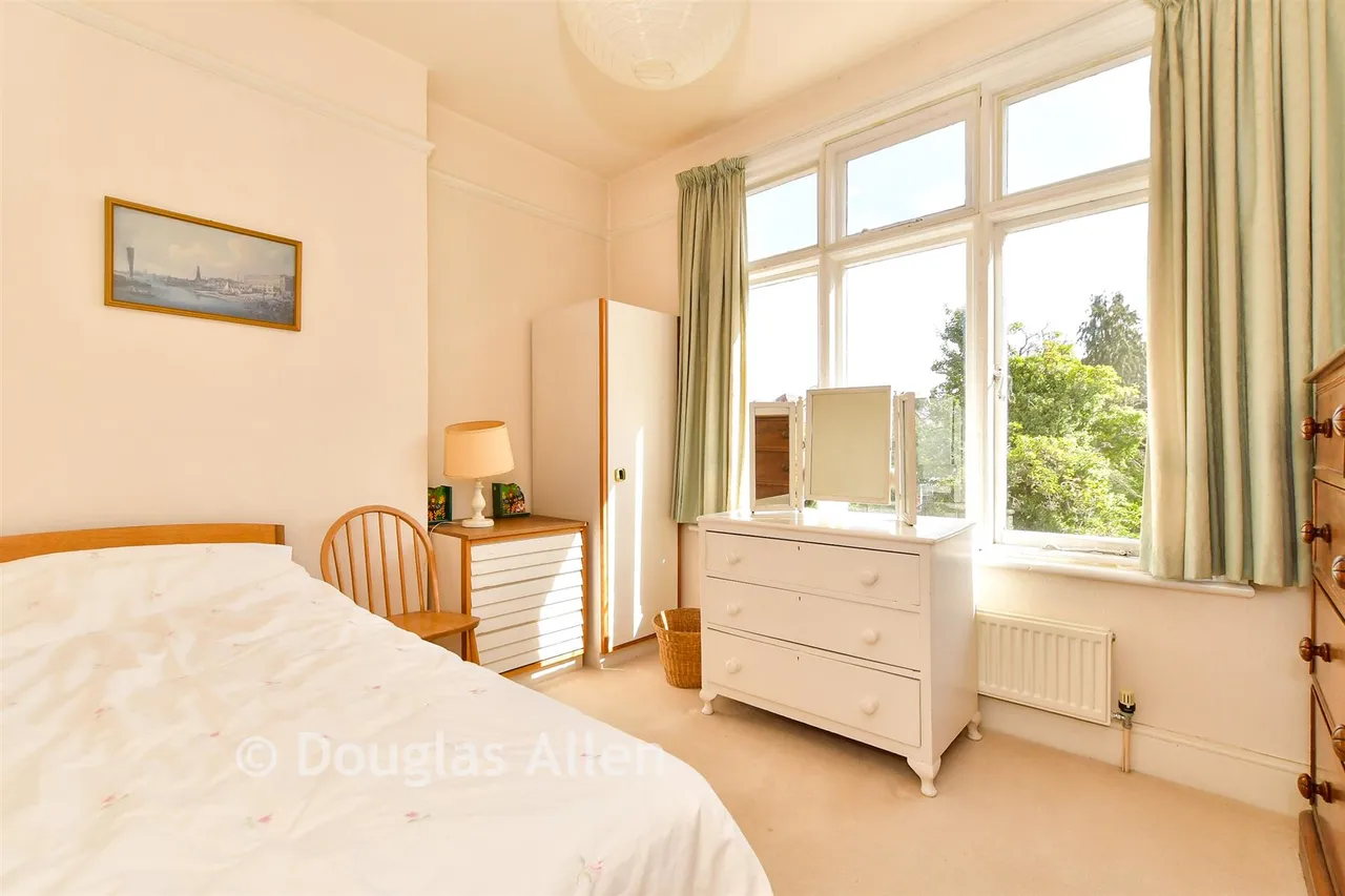 Monkhams Avenue, Woodford Green, IG8, photo 10