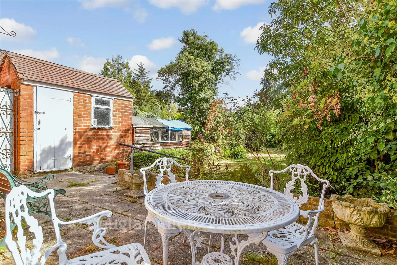 Monkhams Avenue, Woodford Green, IG8, photo 13