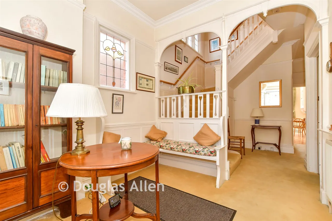 Monkhams Avenue, Woodford Green, IG8, photo 4