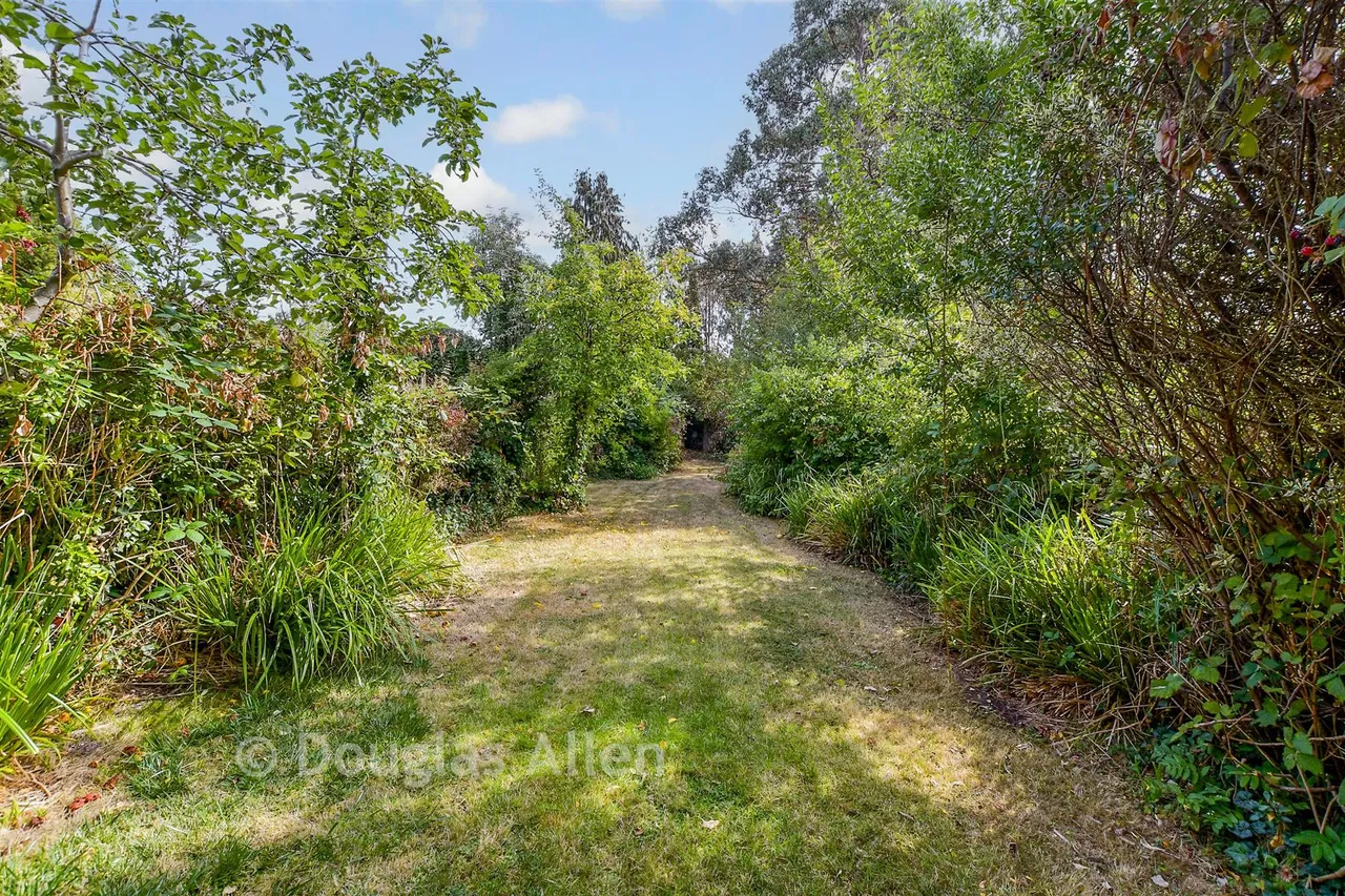 Monkhams Avenue, Woodford Green, IG8, photo 14