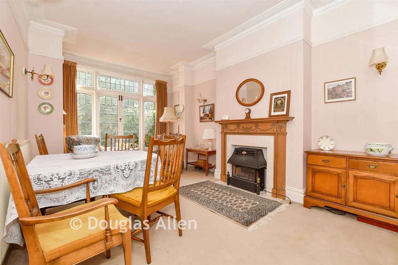 Monkhams Avenue, Woodford Green, IG8, photo 5