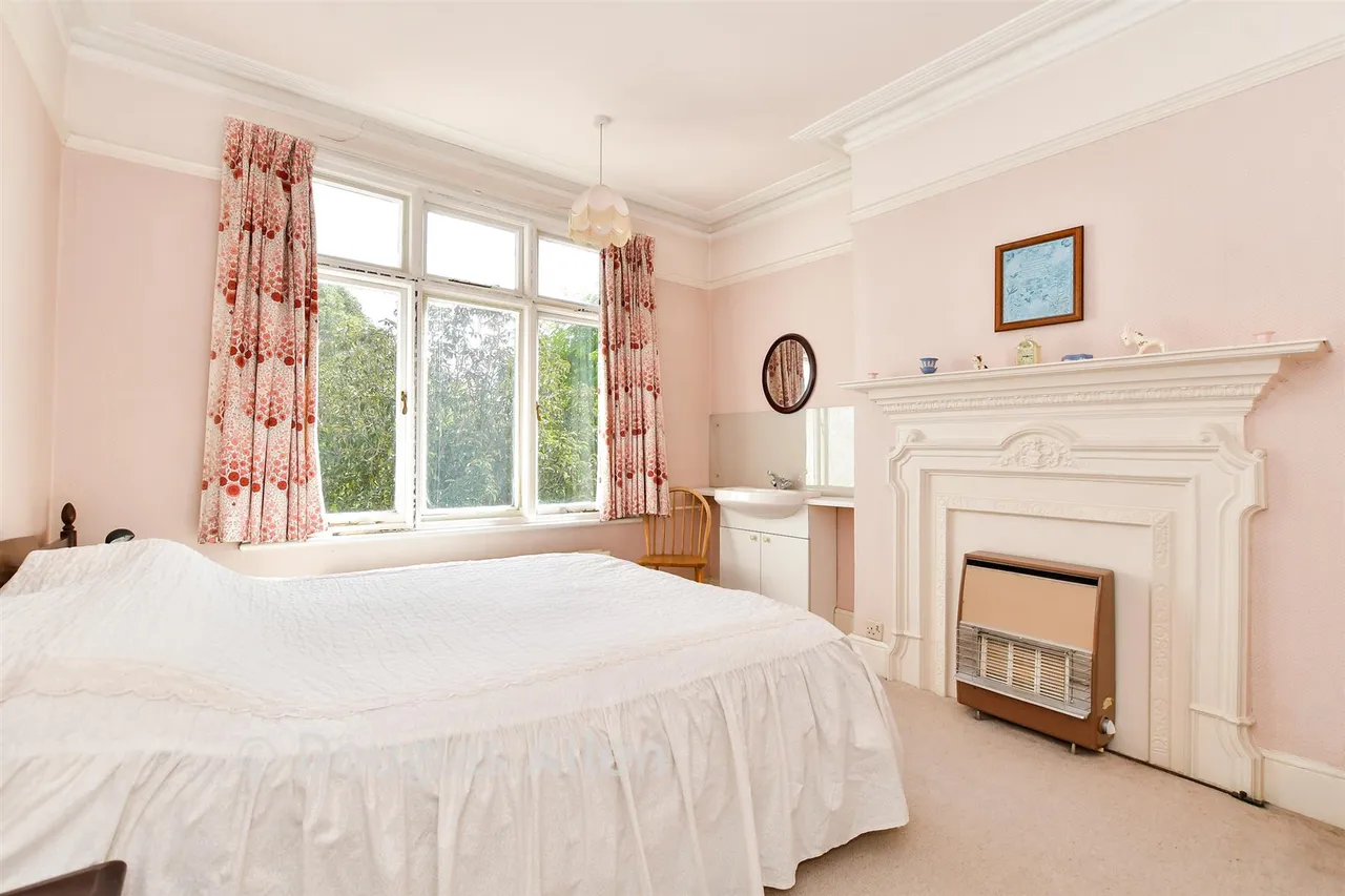Monkhams Avenue, Woodford Green, IG8, photo 8