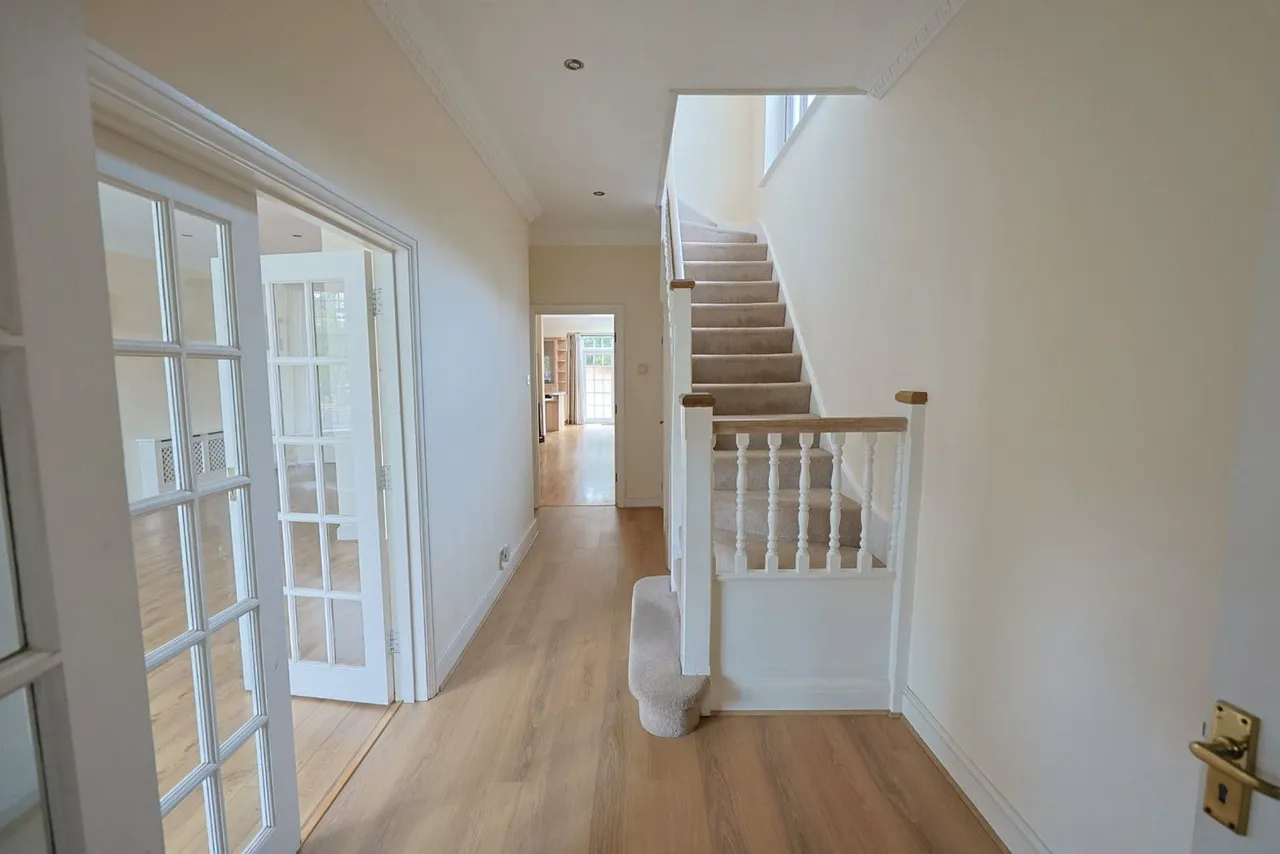Lake View, Edgware, photo 6