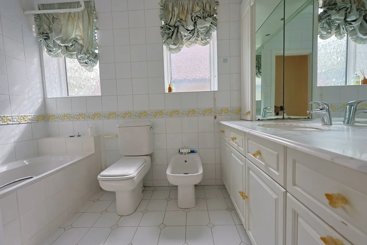 Lake View, Edgware, photo 8
