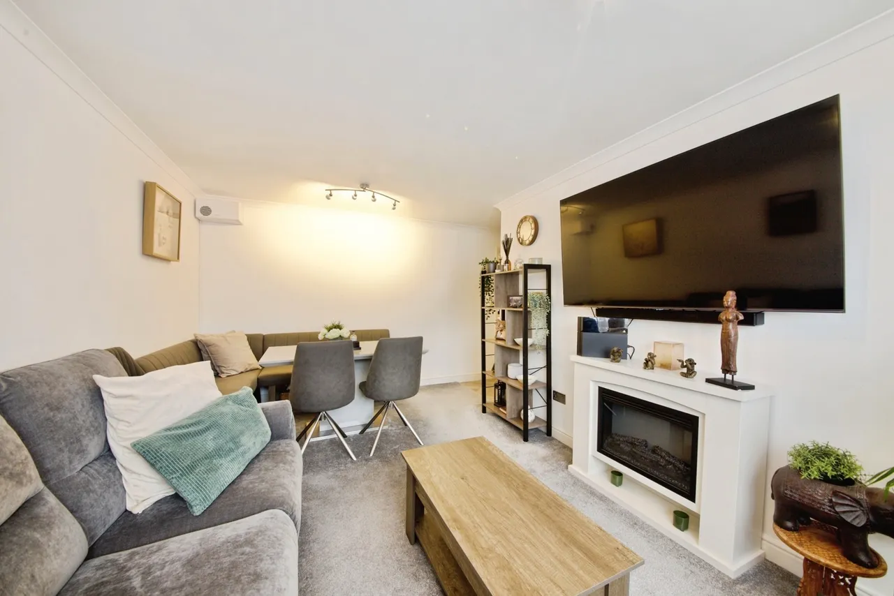Clarence Close, Barnet, EN4, photo 4