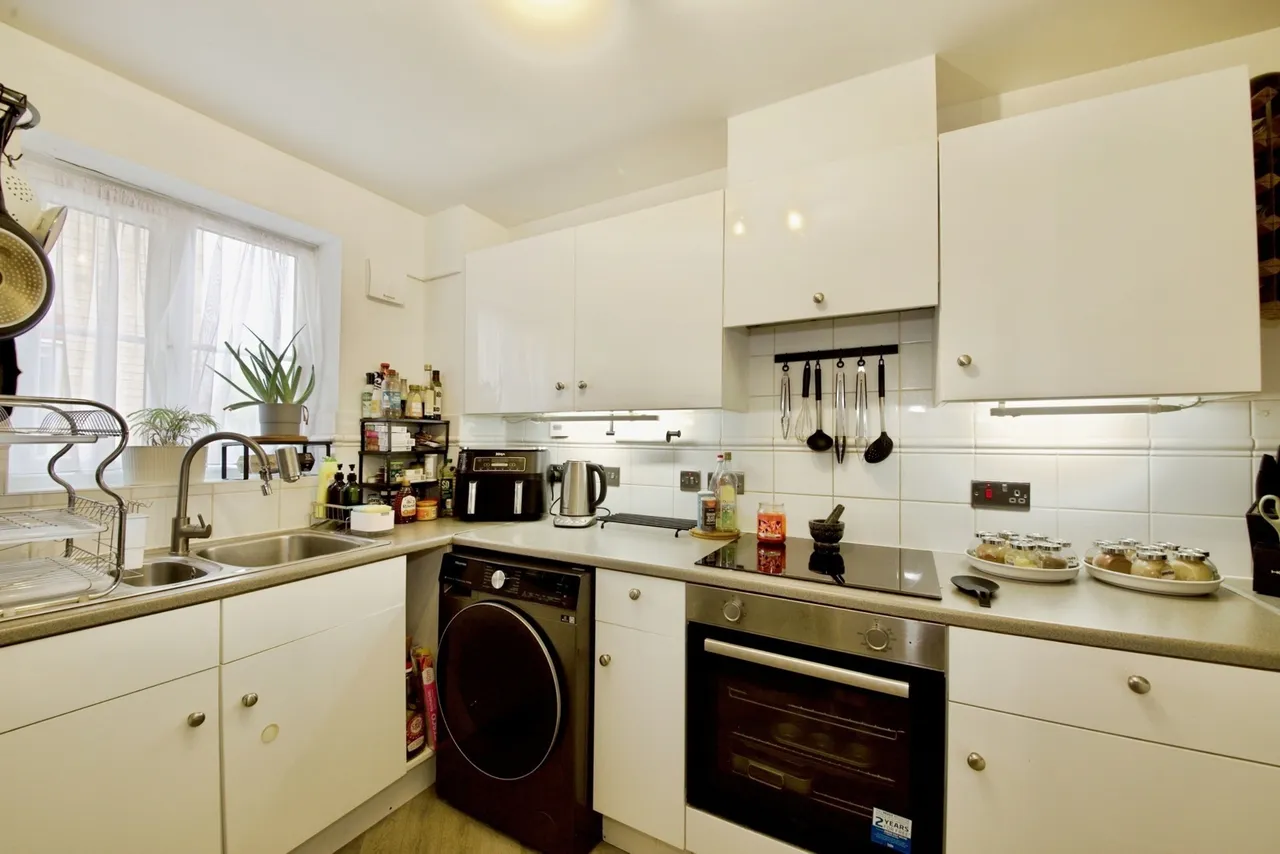 Clarence Close, Barnet, EN4, photo 11