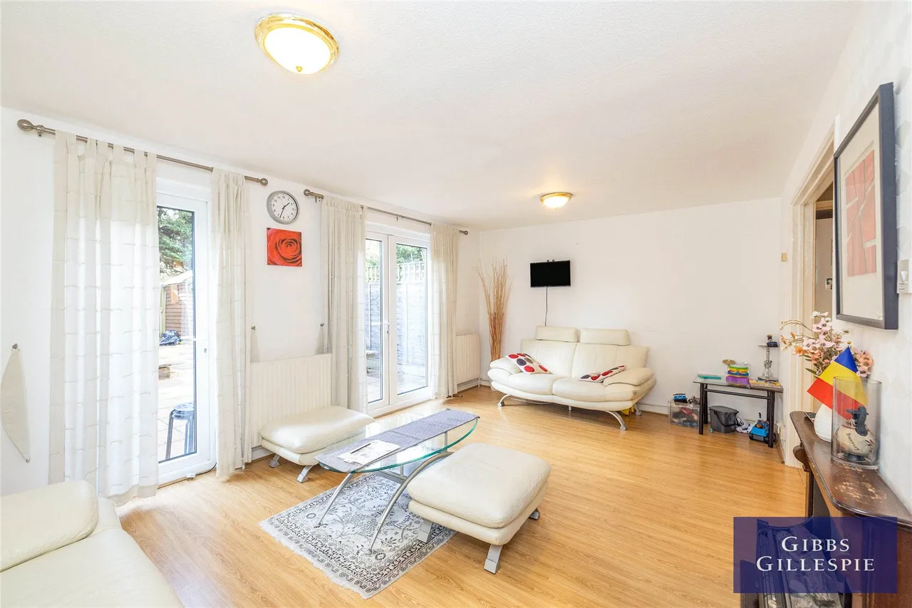 2 bed house for sale, Bennett Close, Northwood, HA6