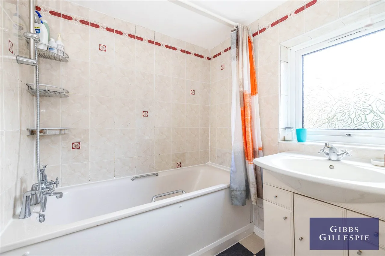 Bennett Close, Northwood, HA6, photo 7