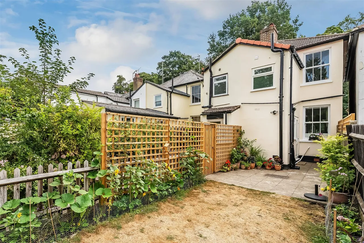 Poplar Road, Leatherhead, KT22, photo 17