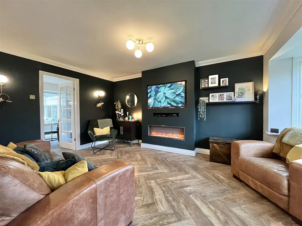 Richmond Close, Hadfield, SK13, photo 4