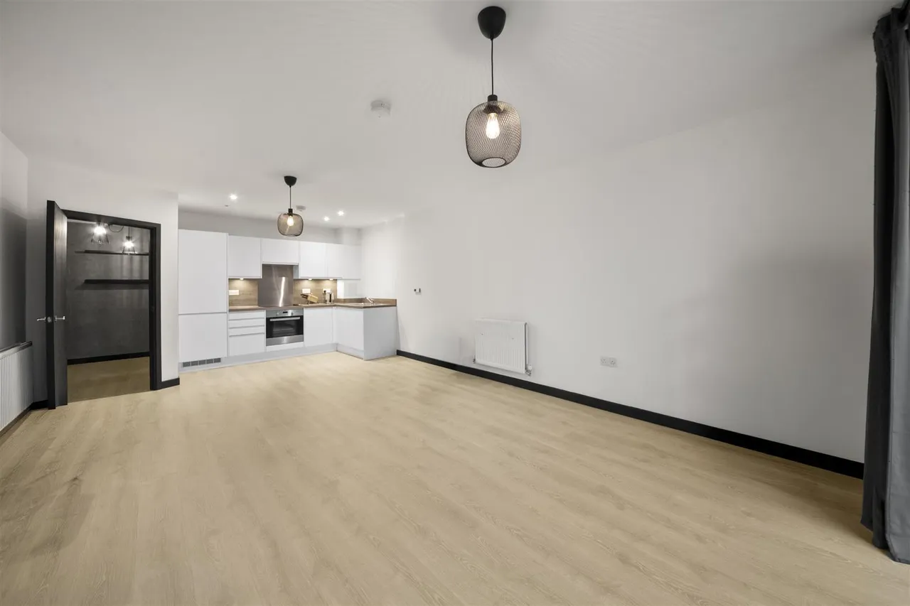2 bed property for sale, Carnation Gardens