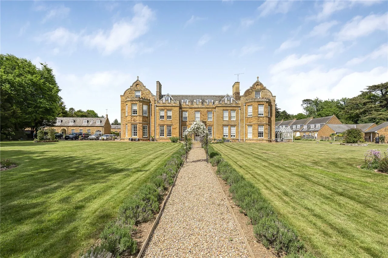 3 bed property for sale, Church Way, Ecton, NN6