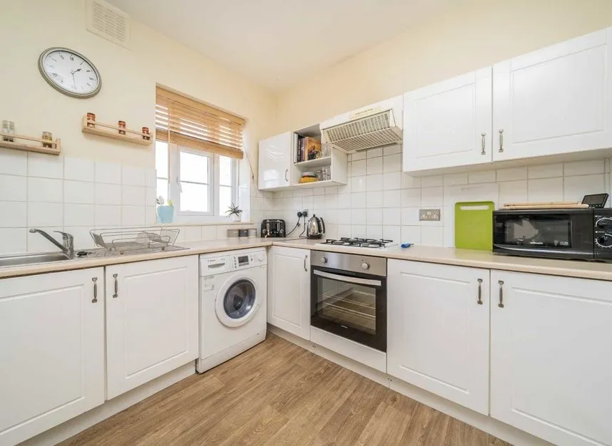 St. James' Road, Surbiton, KT6, photo 3