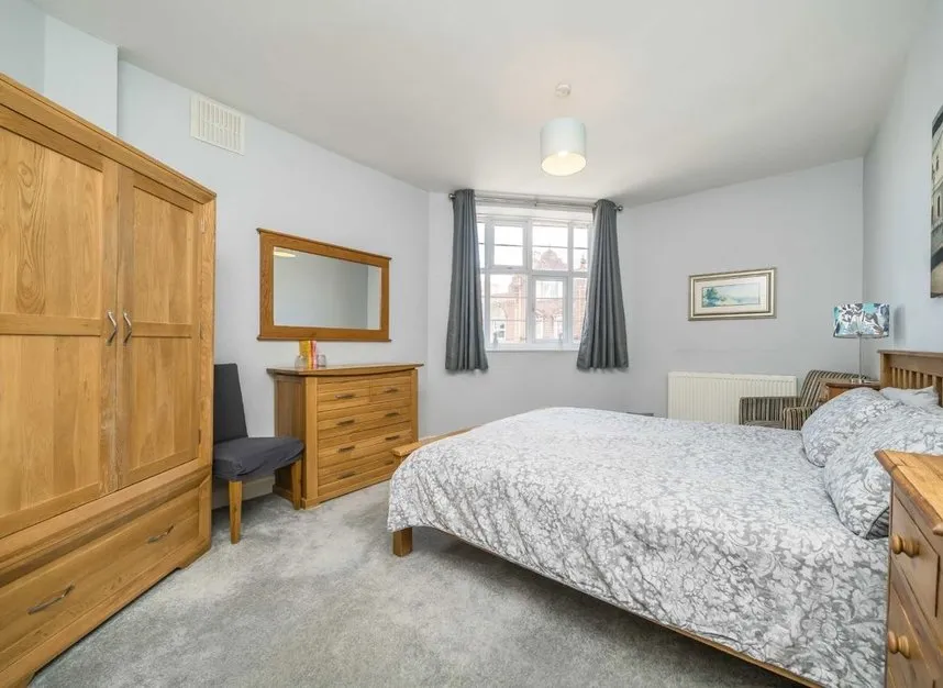 St. James' Road, Surbiton, KT6, photo 4