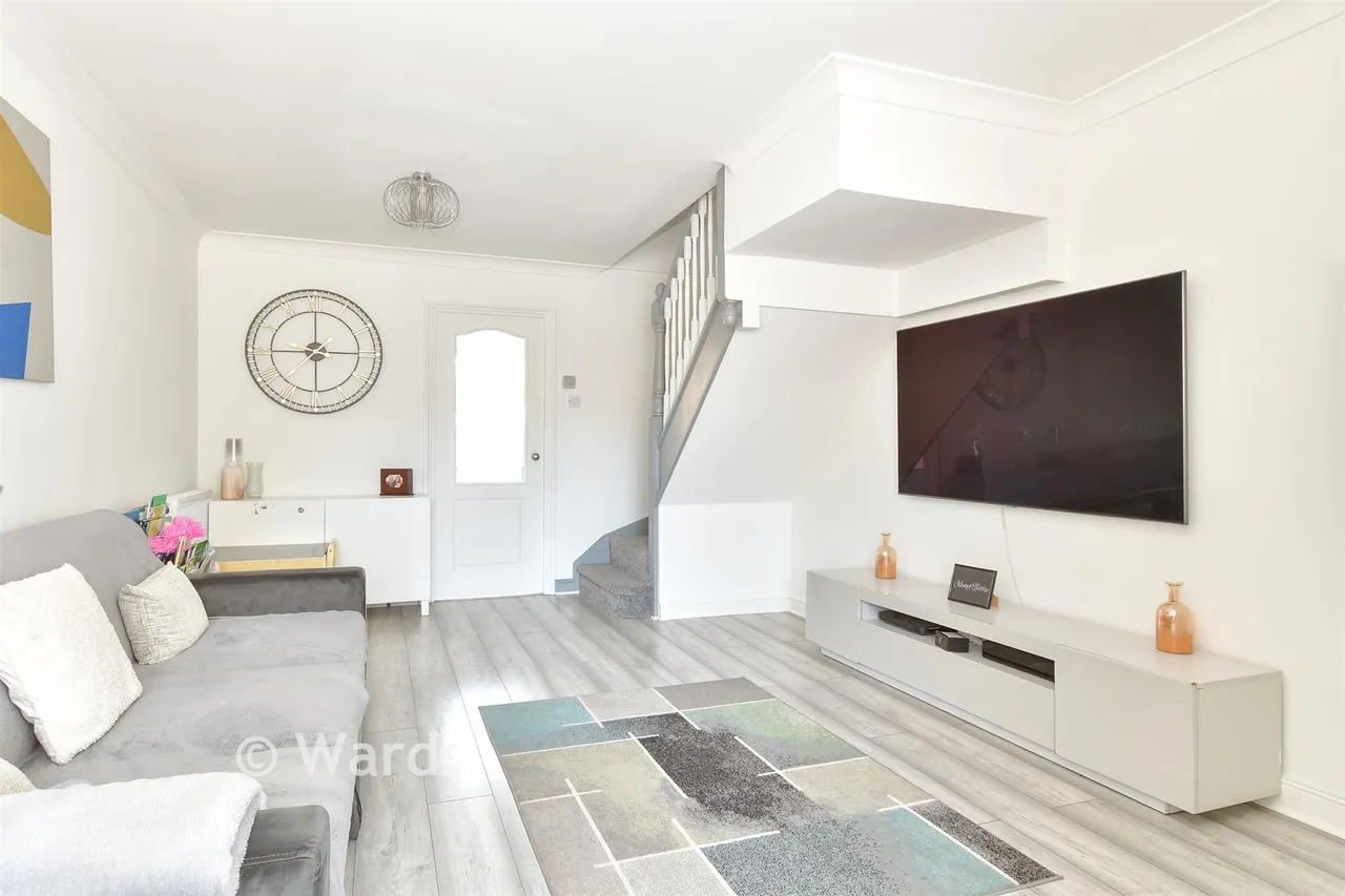 School Crescent, Godshill, DA1, photo 2