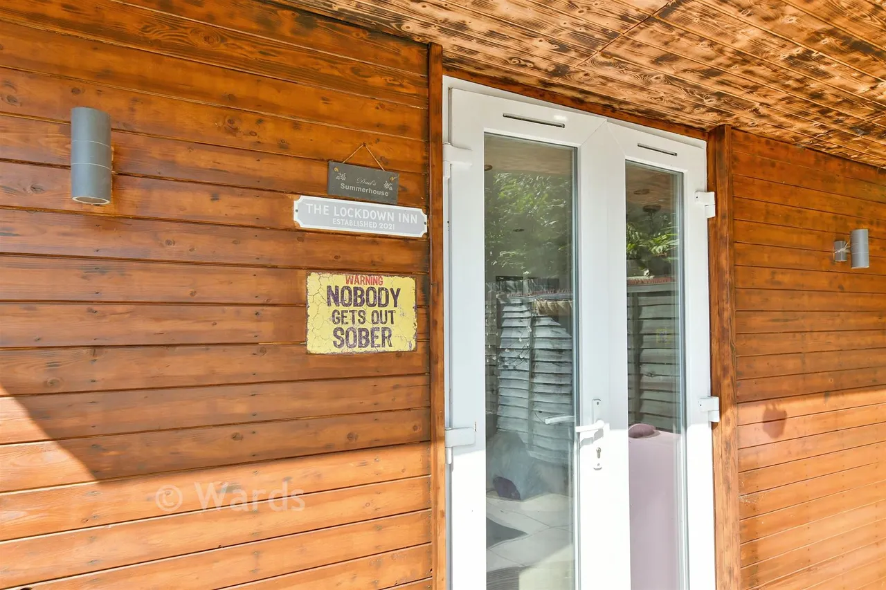 School Crescent, Godshill, DA1, photo 8