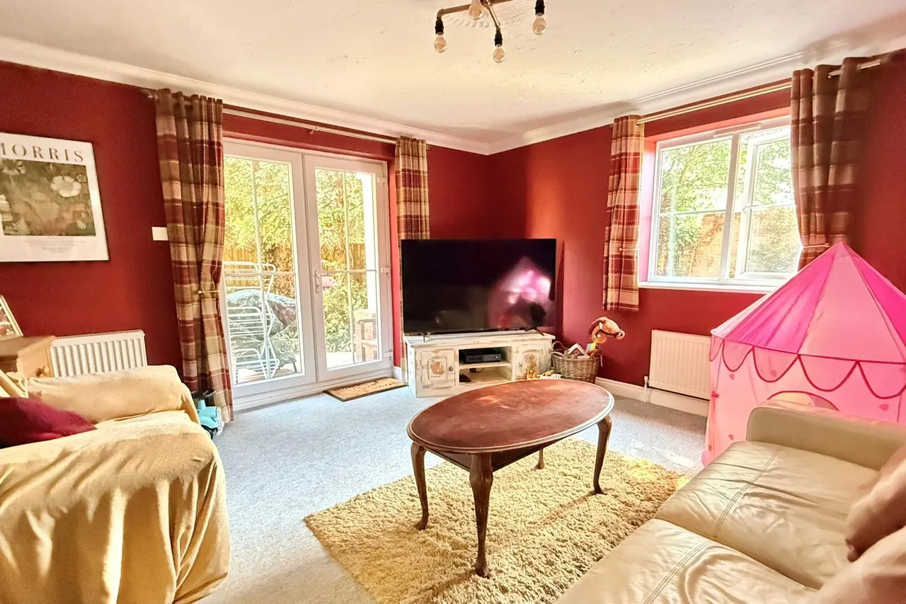 Salisbury Road, SP6, photo 3